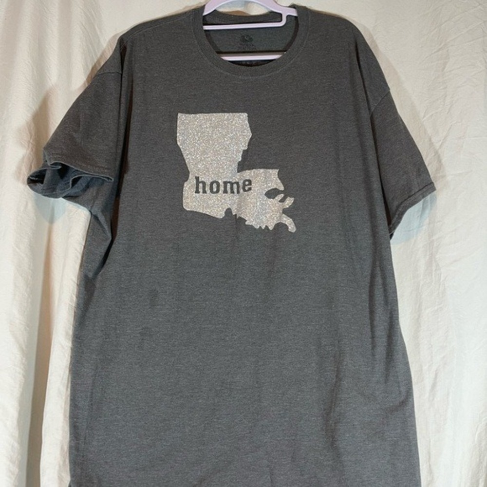 Fruit of the Loom Platinum Louisiana Home Glitter Graphic T-Shirt Gray XL